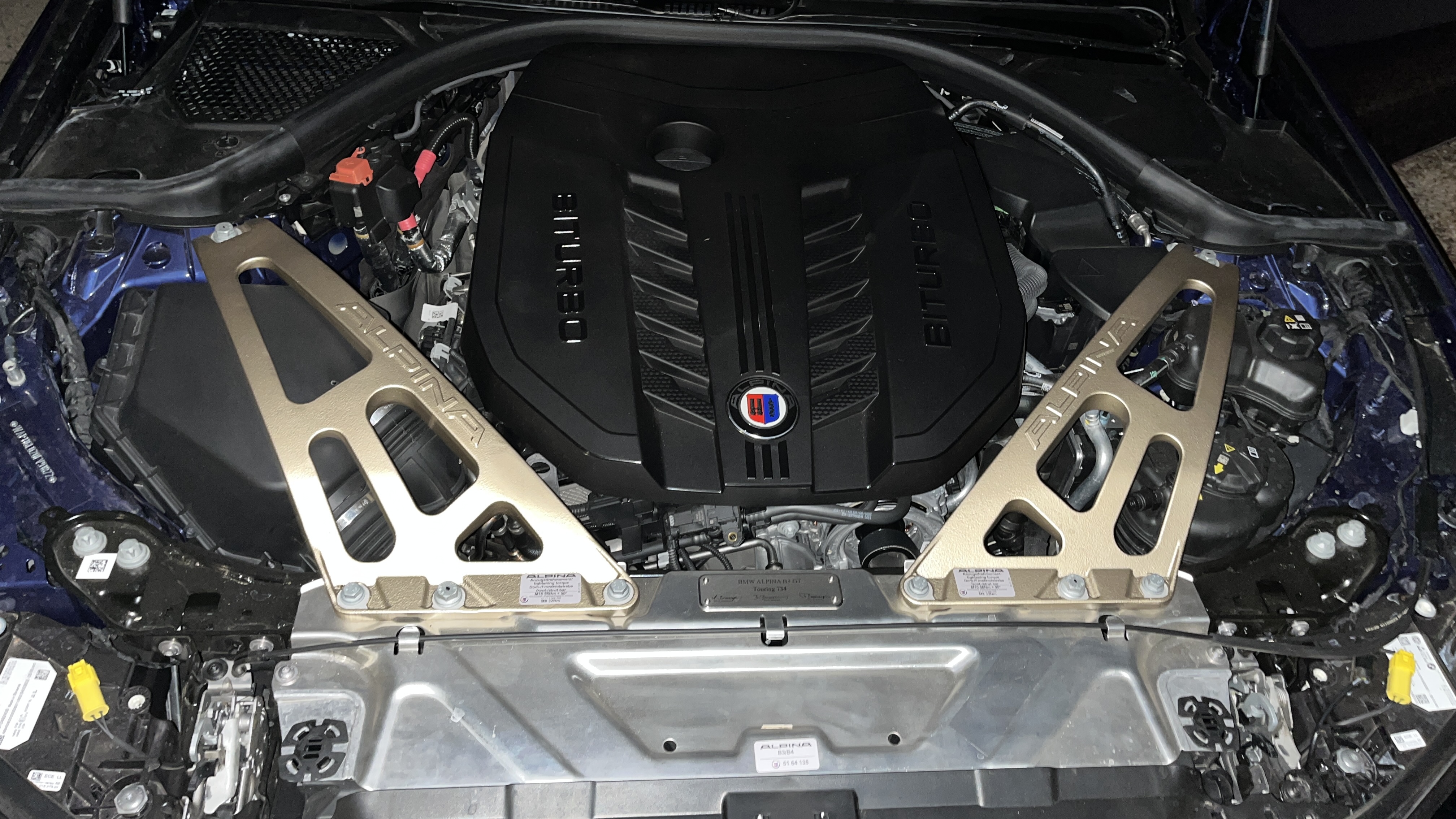 Engine bay of the ALPINA B3 GT.