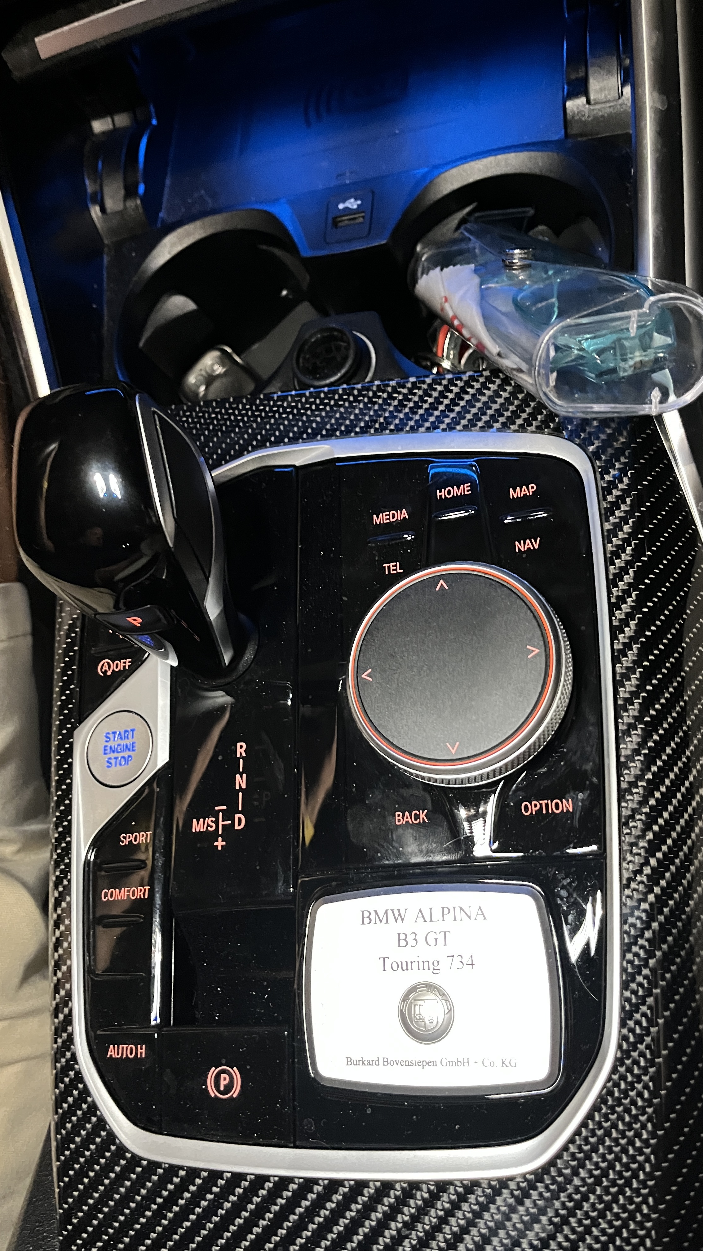 Interior console detail of the ALPINA B3 GT.