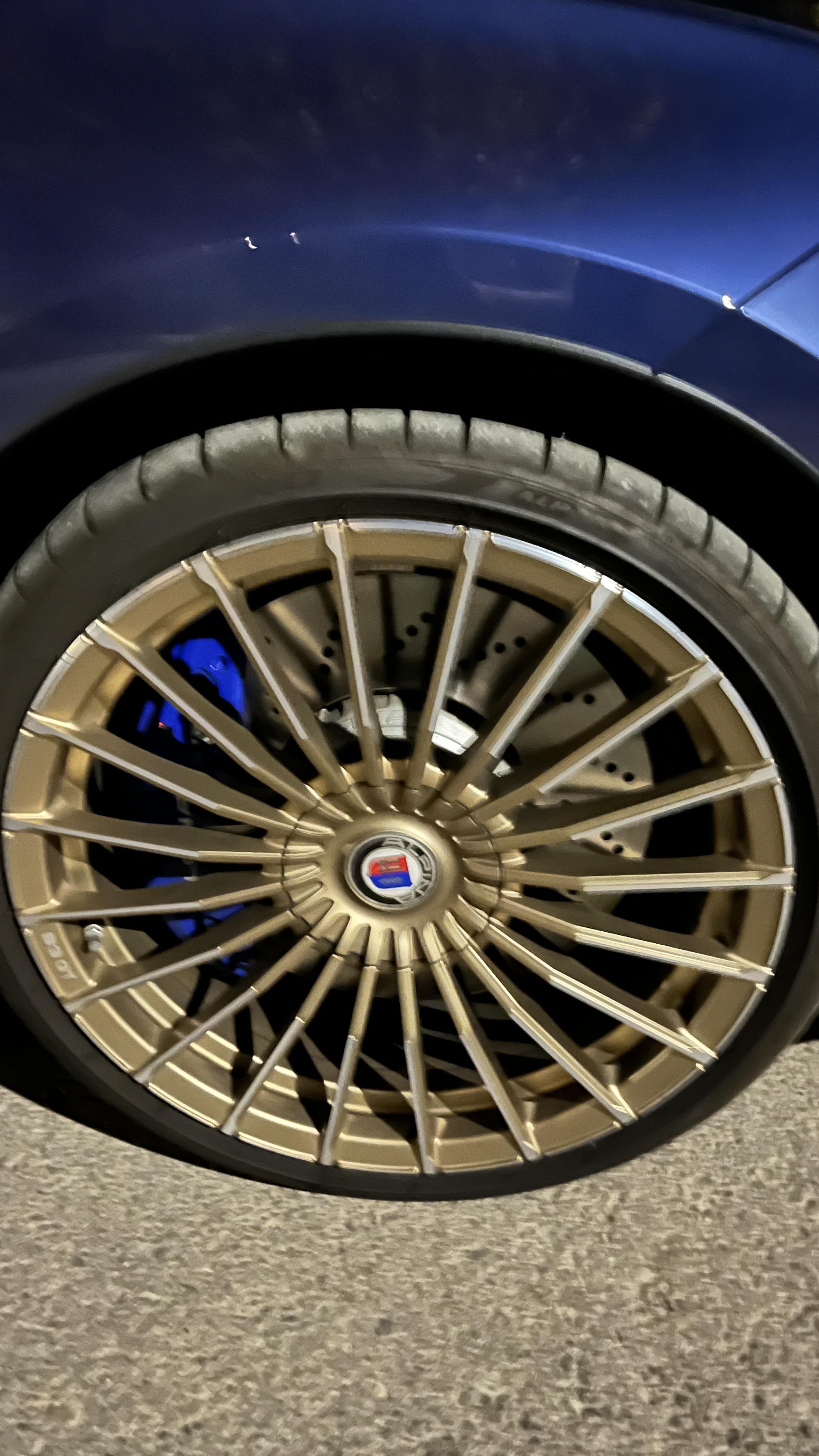 ALPINA multi-spoke alloy wheel on the B3 GT.